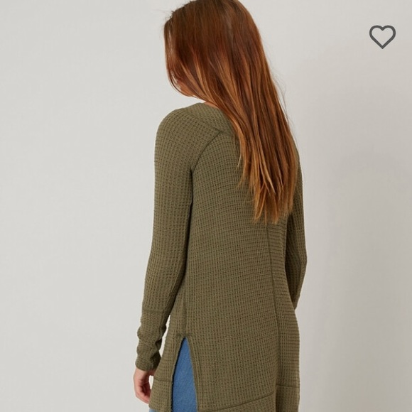 Free People Kate Thermal Top long sleeve in green - Picture 2 of 8